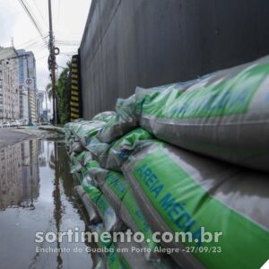 Foto enchente em Porto Alegre - Enchente do Guaíba invade Caís do Porto - sortimento-com-br-994754.hostingersite.com