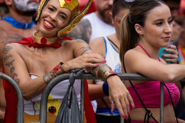 Carnaval deve movimentar R$ 9 bilhões no setor de turismo, aponta CNC