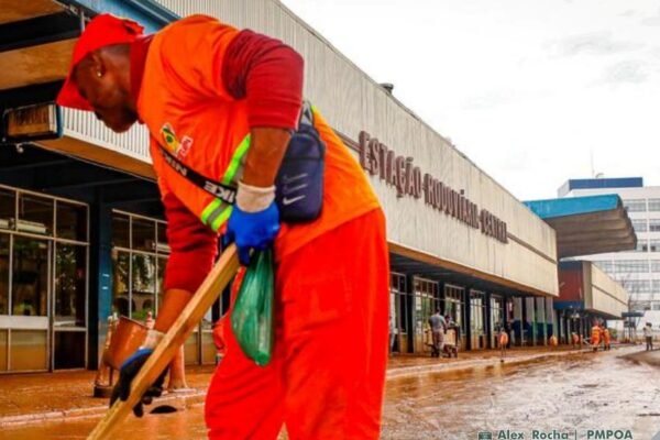Notícias enchente no Rio Grande do Sul : culpa é da chuva, Trensurb, leptospirose, Alvarez & Marsal e limpeza da Capital gaúcha