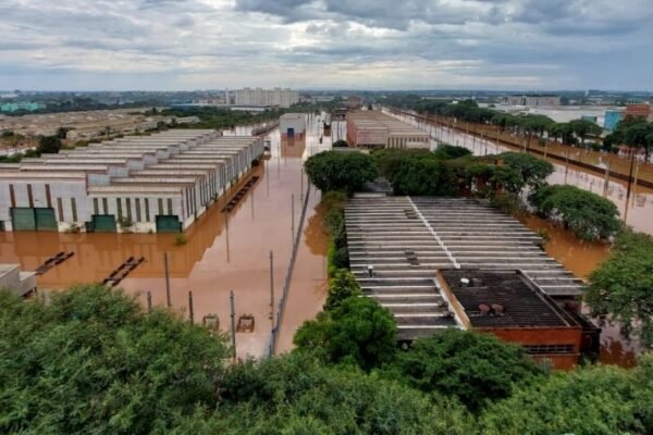 Enchente em Porto Alegre - Trensurb - Sortimento Notícias Enchente do Guaíba