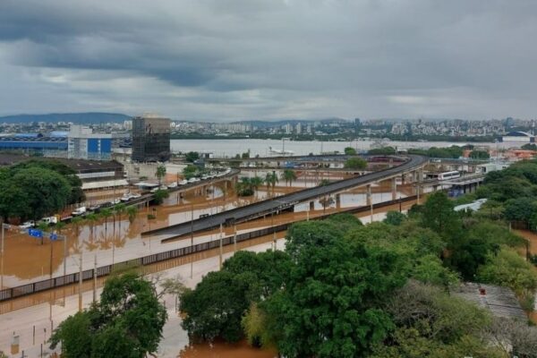Enchente em Porto Alegre - Trensurb - Sortimento Notícias Enchente do Guaíba