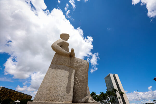 Descriminalização do aborto : STF retoma o julgamento sobre por decisão do presidente da Corte, Edson Fachin Descriminalização do aborto : julgamento no Supremo Tribunal Federal (STF) - Sortimento.com.br
