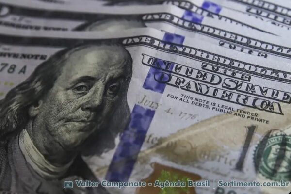 Advocacia-Geral da União (AGU) quer apuração de movimentações financeiras antes do tarifaço da chantagem de Donald Trump Dolar Americano - Sortimento Economia