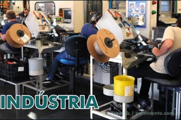 Indústria brasileira registra terceira queda seguida no faturamento e acende alerta para perda de fôlego em 2025