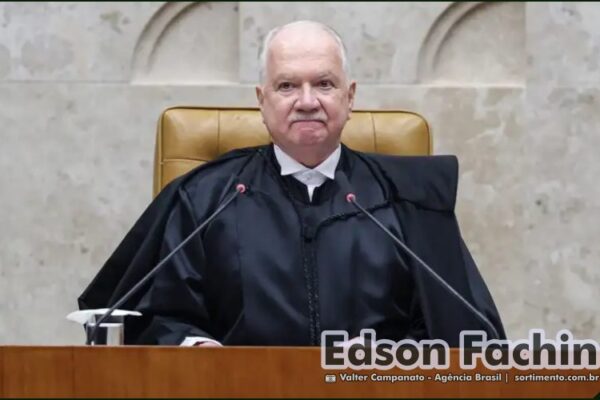 Edson Fachin assume comando do STF e do Conselho Nacional de Justiça Edson Fachin assume comando do STF e do Conselho Nacional de Justiça