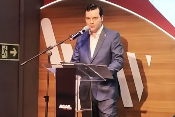 Lindonor Peruzzo Jr., presidente da AGAS apresenta ideias e projetos da nova gestão Lindonor Peruzzo Jr., presidente da AGAS apresenta ideias e projetos da nova gestão - sortimento.com.br
