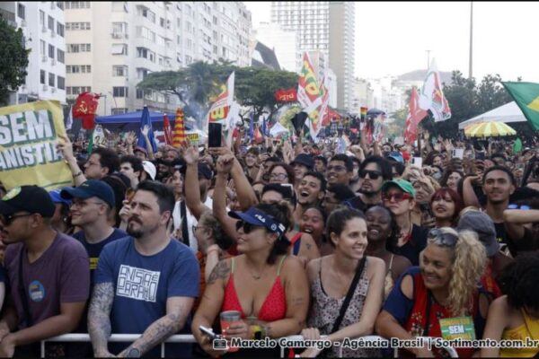 Manifestação contra Anistia a Golpista e PEC da Blindagem em Copacabana no Rio de Janeiro evidencia descontentamento da população com parlamentares da Câmara de Deputados Manifestação contra Anistia a Golpista e PEC da Blindagem em Copacabana no Rio de Janeiro - sortimento.com.br