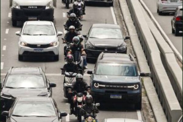 Número de trabalhadores por aplicativo cresceu 170% em 10 ano, reduz desemprego e gera postos de trabalho precarizados Sortimento Trânsito - Aplicativos de transporte e de entrega - sortimento.com.br