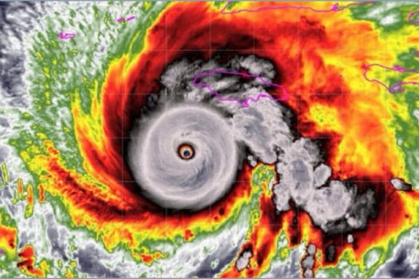 Furacão Melissa, categoria 5, vai chegar na Jamaica na manhã de terça-feira