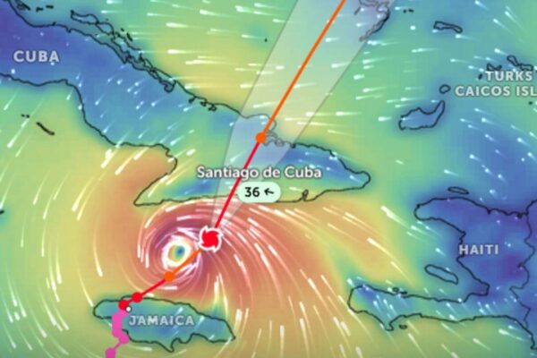 Furacão Melissa causa estragos na Jamaica e vai em direção à Cuba