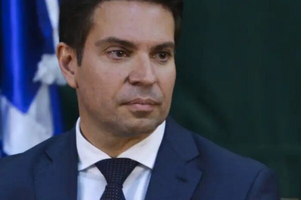 Fugitivo Alexandre Ramagem Rodrigues : Deputado condenado na ação da trama golpista a 16 anos de prisão