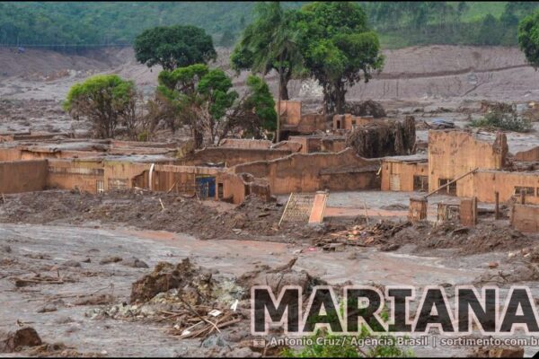 Mariana-MG - rompimento das barragens da mineradora Samarco -sortimento.com.br