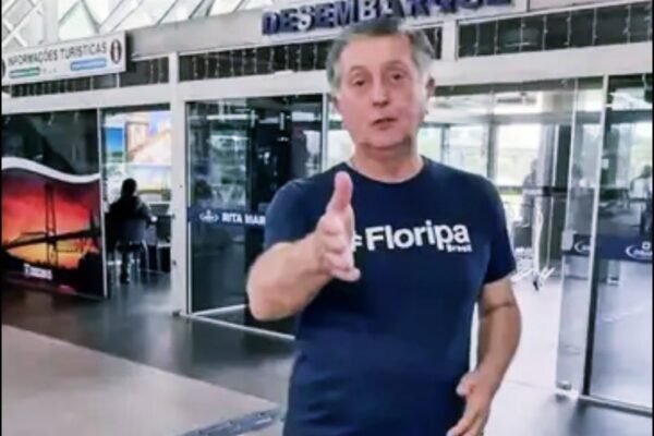 Prefeito de Florianópolis (SC), Topázio Neto, divulga controle da entrada de pessoas