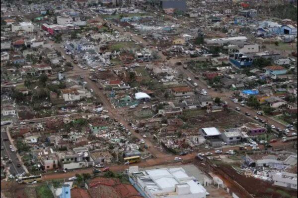Tornado em Rio Bonito do Iguaçu no Paraná : destruição, feridos e mortes