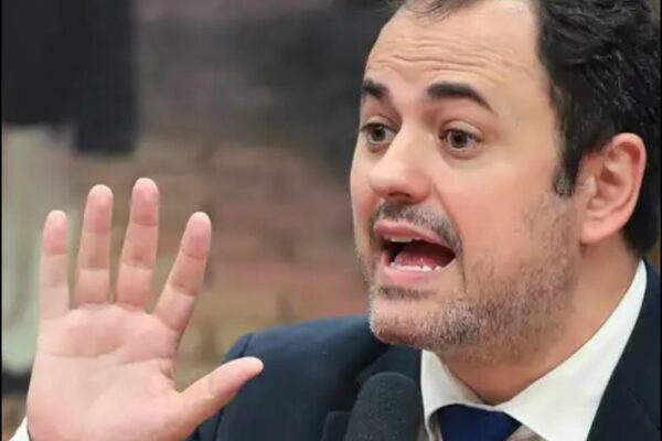 Câmara dos Deputados decide suspender Glauber Braga por 6 meses - sortimento.com.br
