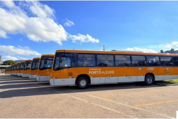 Transporte coletivo por ônibus em Porto Alegre - Companhia Carris Porto-Alegrense - sortimento.com.br