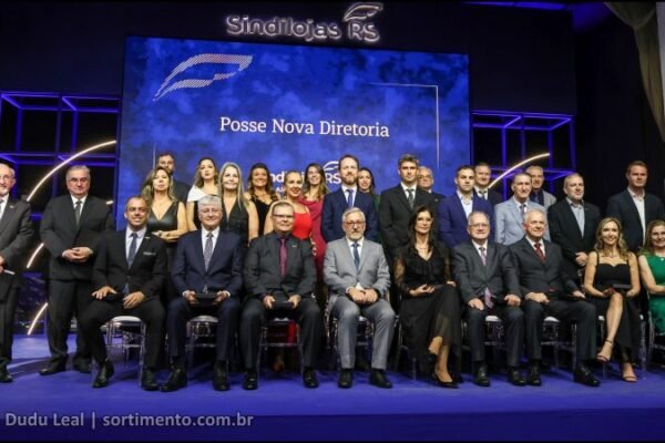 Nova diretoria do Sindilojas Porto Alegre toma posse para a gestão 2026–2030