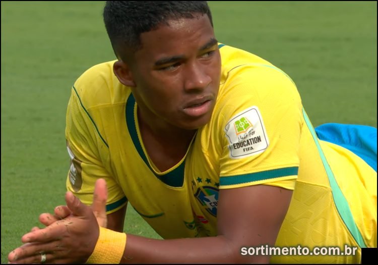 Endrick perdeu oportunidade de gol